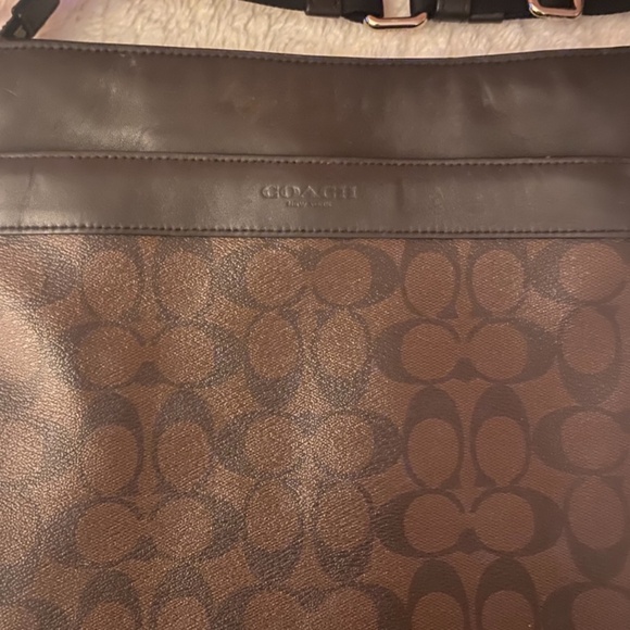 Coach Signature Crossbody - Picture 8 of 8